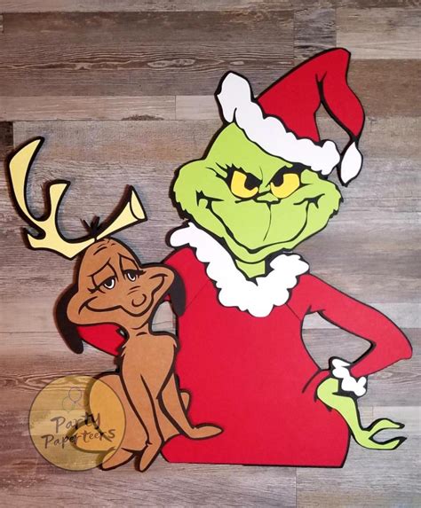 Grinch decorations and cards