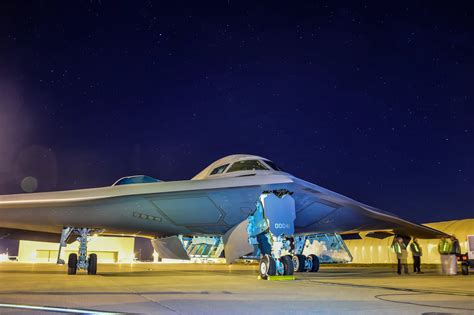 B-2 Spirit landing