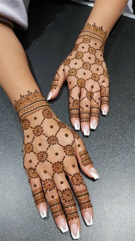 Modern henna design for feet