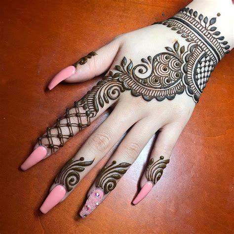 Arabic henna hand design