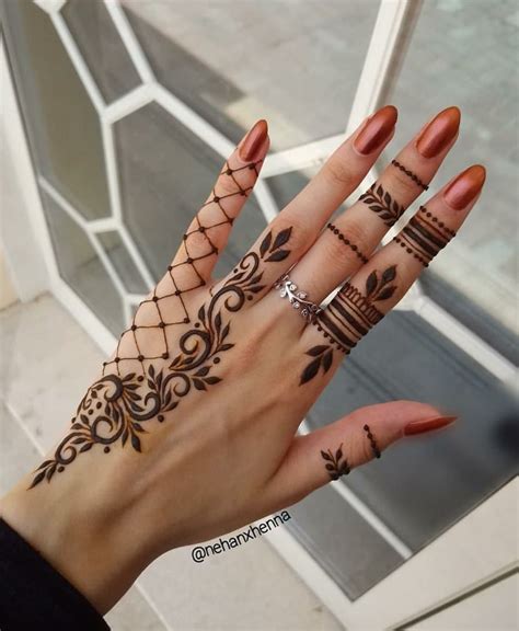 Modern henna hand design