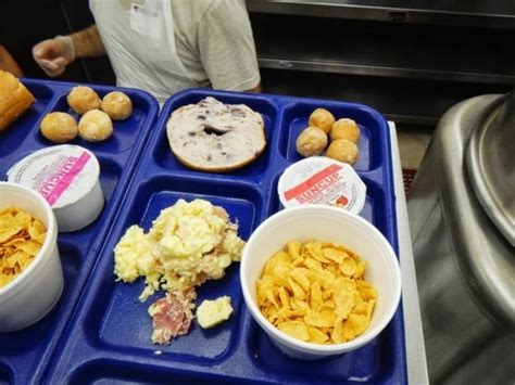 Homeless shelter breakfast