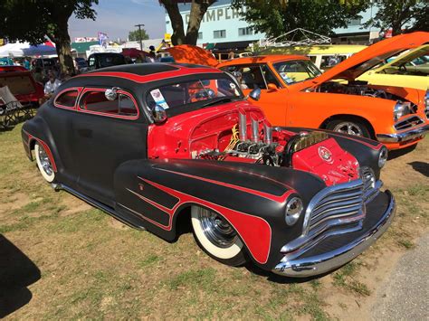 A hot rod cruise down the highway