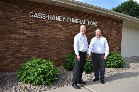 How to Find Gass Haney Obituaries Online