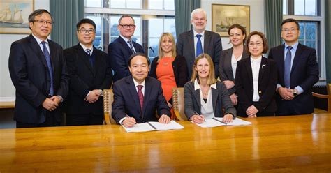 Hull China partnership