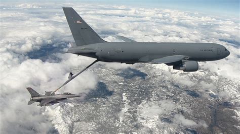 In-flight refueling process