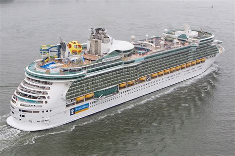 Independence of the Seas ship