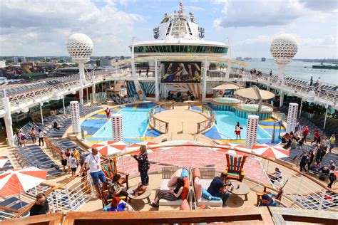 Independence of the Seas spa