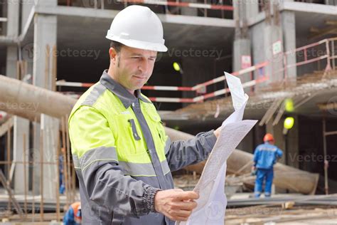 Ingeniero civil en obra