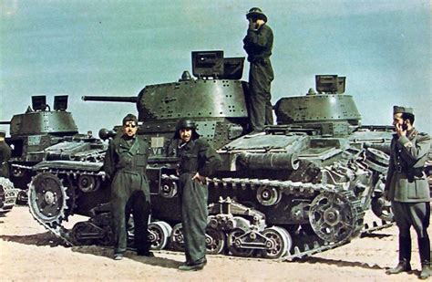 Italian tank crew during WW2