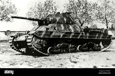 Italian tanks in action during WW2