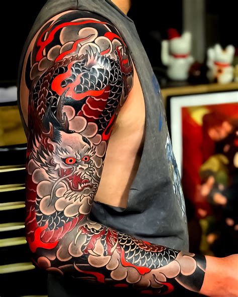 Japanese-inspired upper arm sleeve design