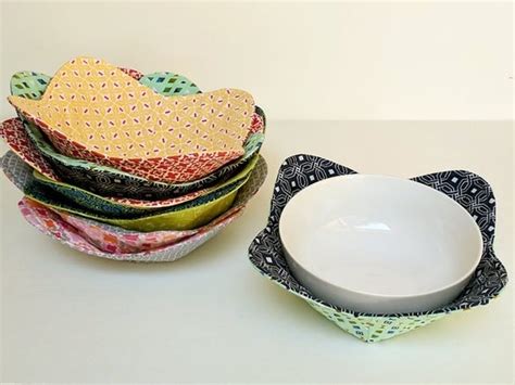 Jelly roll bowl cozy with geometric pattern