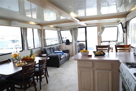 Jerry's Jolly Houseboat Interior