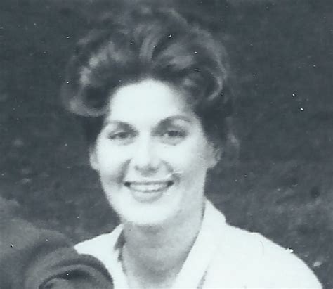 Joan Moyer Bell's early life