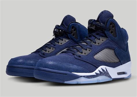 Jordan 5 Midnight Navy Sneaker