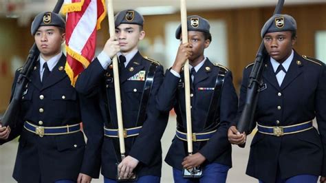 JROTC cadets receiving scholarships