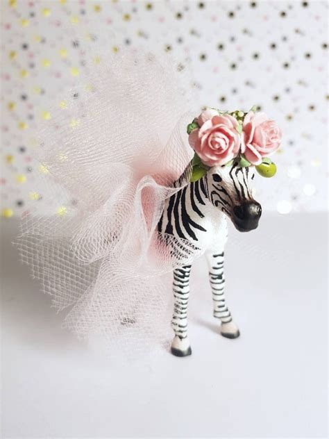 Free Printable Jungle Safari Zebra Cake Topper