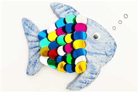 Kids Craft Rainbow Fish Example