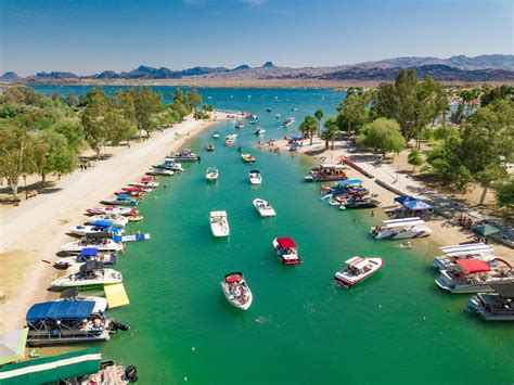 Boating on Lake Havasu