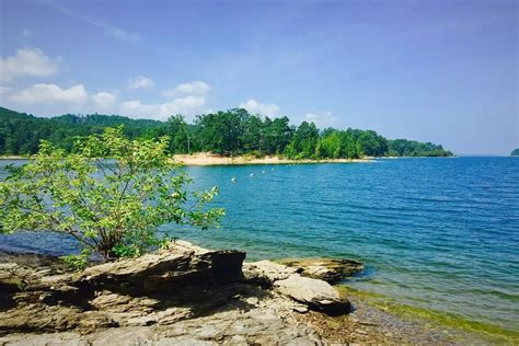 Lake Ouachita scenery