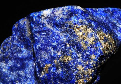 Lapis Lazuli Ore in Minecraft