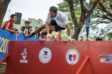 A player navigating an obstacle course in Larong Sprunki