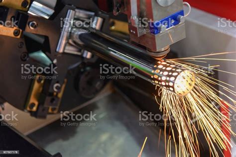 Laser cutting machine