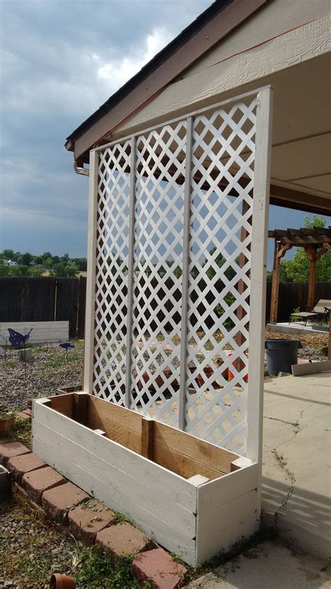 Lattice Screen