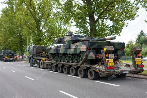 Leopard 2 tank logistics