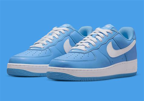 Light blue Air Forces with a pair of leggings and a tunic top