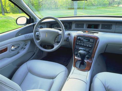 Lincoln Mark 8 Interior