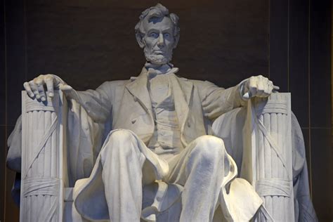 Lincoln Statue