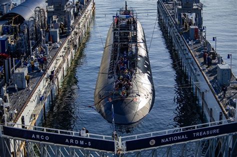 Los Angeles-class Submarine Image 1