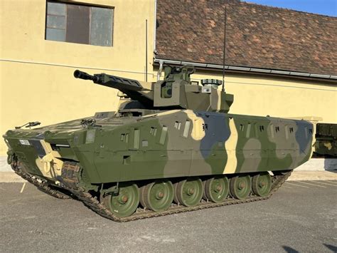 Lynx KF41 infantry fighting vehicle in desert terrain