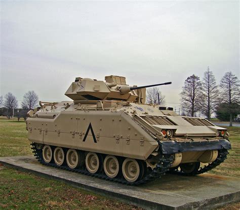 M2 Bradley IFV in service