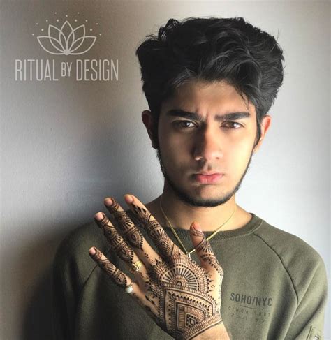 Male Henna Benefits