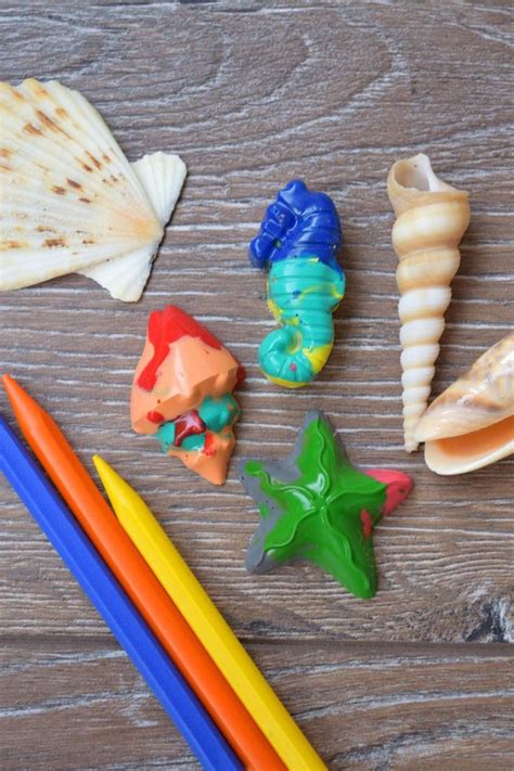 Marine animals and crayons