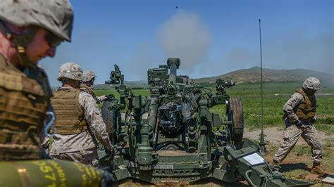 US Marine Corps Artillery Demonstration