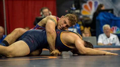 US Marine Corps wrestling teamwork