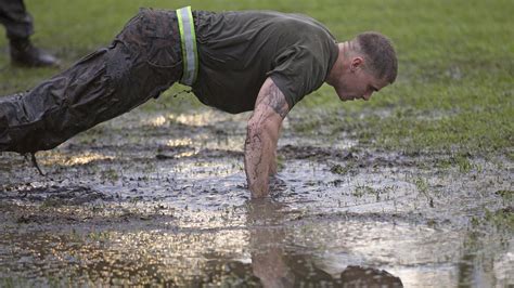 Marine machine gunner physical training