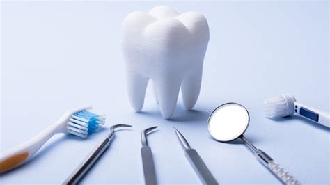 US Army soldiers receiving dental care