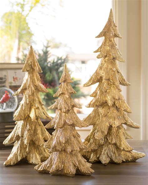 Metallic Accents Luxe Christmas Tree Styling