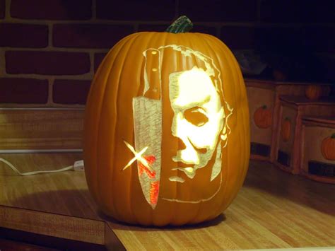 Michael Myers Pumpkin Carving 6