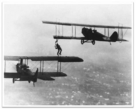 Early mid-air refueling experiments