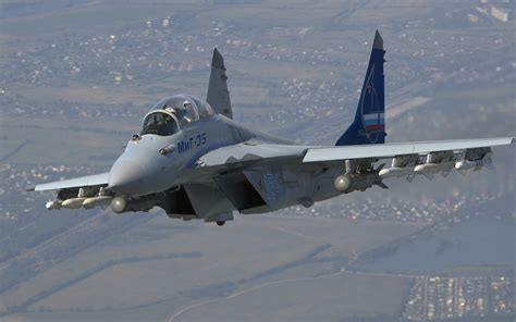 MiG-35 landing