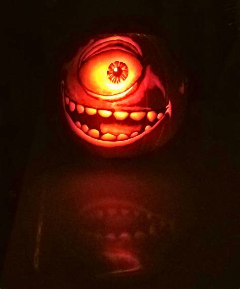 Mike Wazowski pumpkin carving design