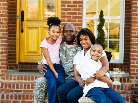 A military family saying goodbye