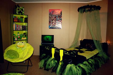 Minecraft Creeper Bedroom Decor