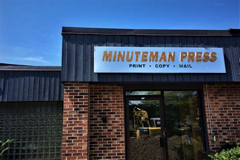 Minuteman Press Locator Tool